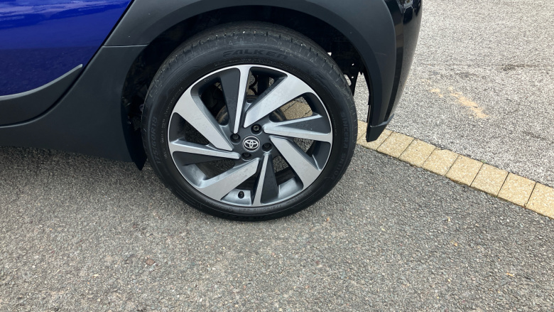 Toyota Aygo X 1.0 VVT-i Edge 5dr Petrol Hatchback